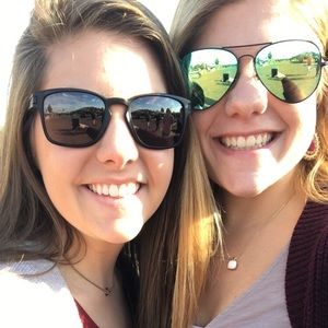 Meet your Posher, Ally